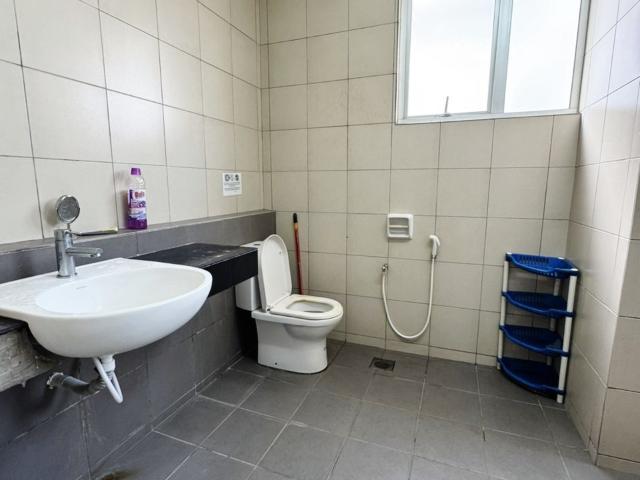 YES Promo Middle Room for Working Professionals – Bandar Botanic Klang