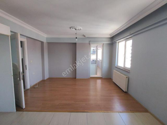 Yeski Emlâk İnşaattan Kiralık Kışla Mahallesi 3+1 Daire