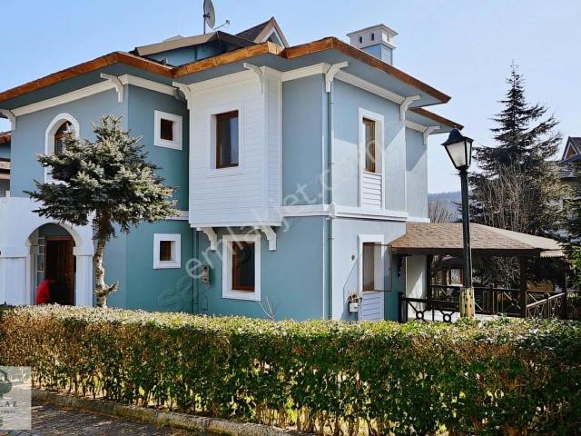 Yetkilisinden Yeşiloba Lal Konaklarında Kiralık Müstakil Villa