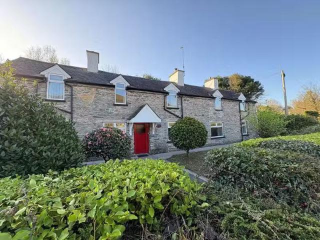 Yew Tree Cottage, Coolroe Lower, Glenbeigh, Co. Kerry, V93F9F4.