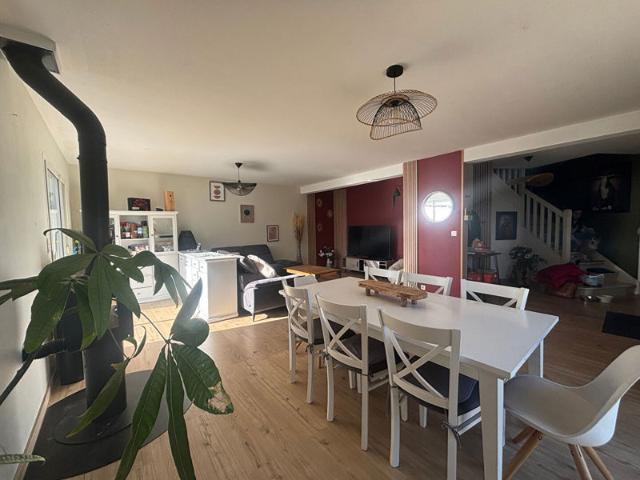 YFFINIAC: Maison 5 pièces 142 m2 env