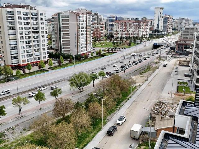 Yks'den Beyşehir Cadde Cepheli 3+1 Site İçi Satılık Daire