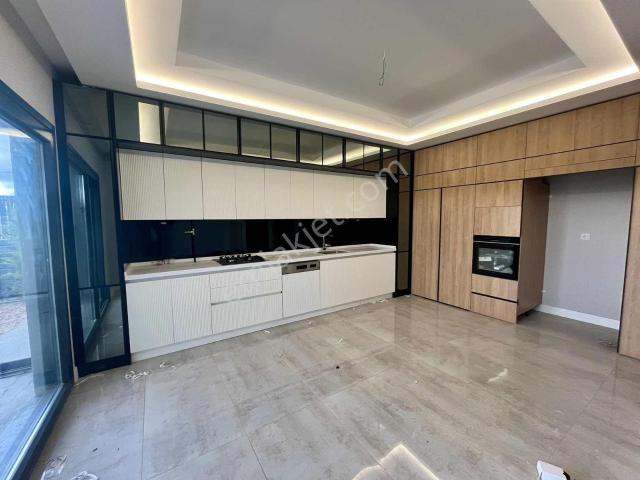 Yks'den Buhara Mh Site İçi 6+1/290m² Lüx Satılık Villa