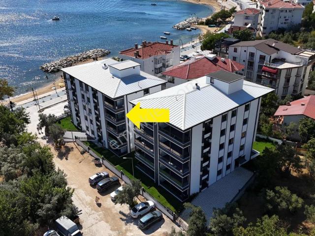 yiğit Emlak Armutlu'dan*denize Sıfır*lüks*deniz Manzaralı*2+1