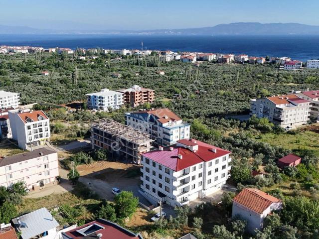 yiğit Emlak Armutlu'dan*ilçe Merkezinde*sıfır*2+1 Daire