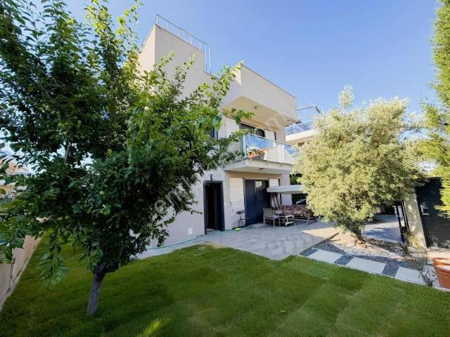Yiğit Gayrimenkul'den Çeşmealtı'nda Özel Yapım Satılık Villa