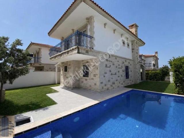 Yiğit Gayrimenkul'den Şifne'de Havuzlu Tam Müstakil Villa