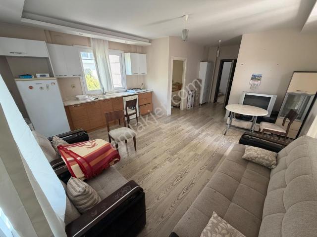 Yiğithan Gayrimenkul Dn Üni. Caddesinde Eşyalı 1+1 Kiralık Daire