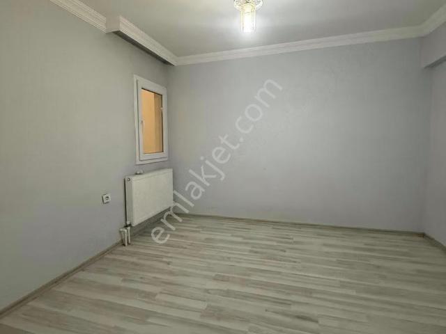 Yiğitler Mahallesin'de Satılık 3+1 Artıları Olan Daire