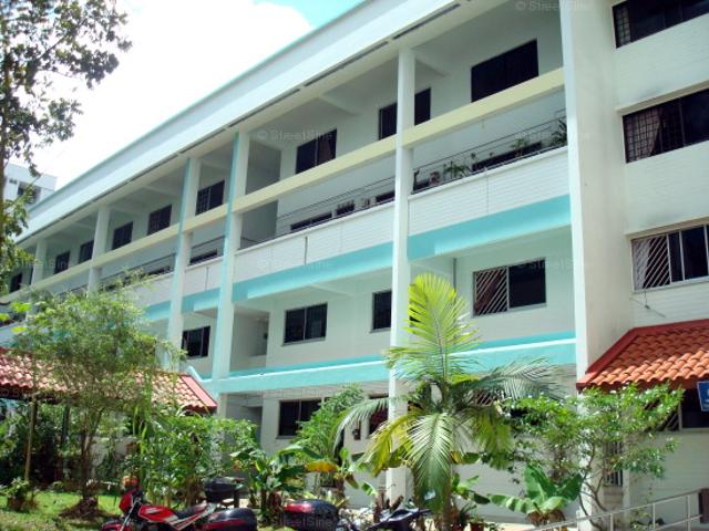 Yishun Glory Yishun, HDB Executive