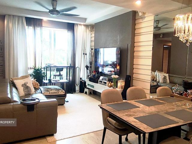 Yishun Emerald D27, Condominium