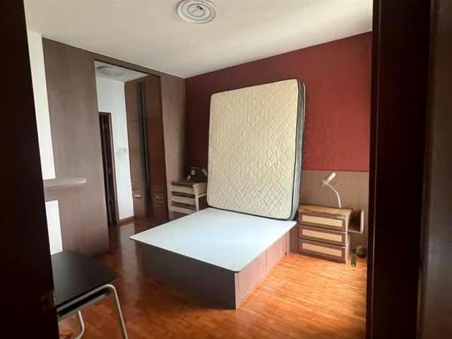 Yishun Emerald D27, Condominium