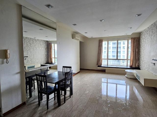 Yishun Emerald D27, Condominium