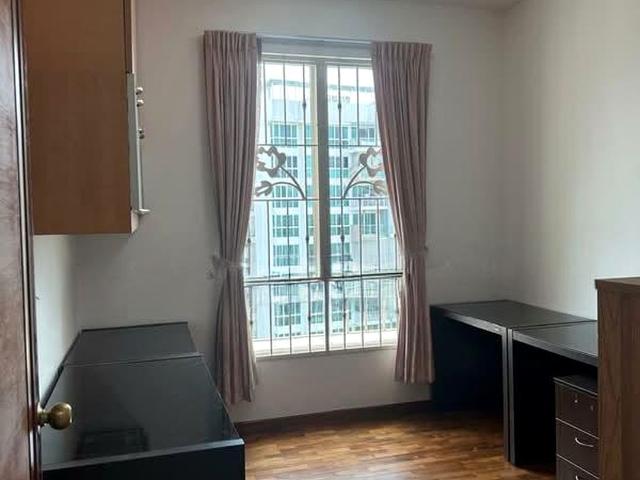 Yishun Emerald D27, Condominium