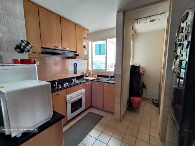 Yishun Sapphire D27, Condominium