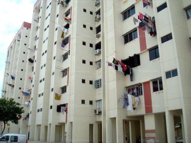 Yishun Street 11 Yishun, HDB 3 Rooms
