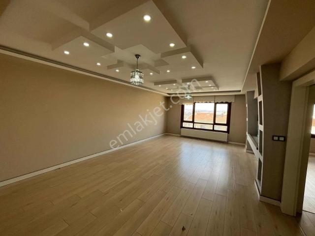 Yonca Emlak General Zeki Doğan Mah. Kiralık 4+1 Daire