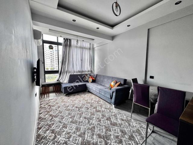 Yonca'dan Ünıverste Caddesinde Lüx Kiralık 1+1 Daıre