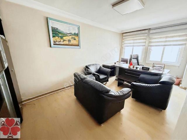 Yonca'dan Ful Eşyalı Çarşıda Maliyeye Adliyeye Yakın 2+1 Ofis