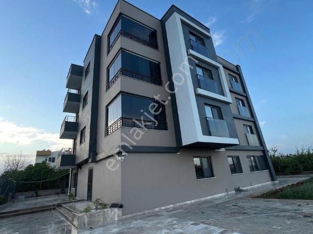 Yonca'dan Mezitli Kuyuluk'ta Satılık Komple Bina