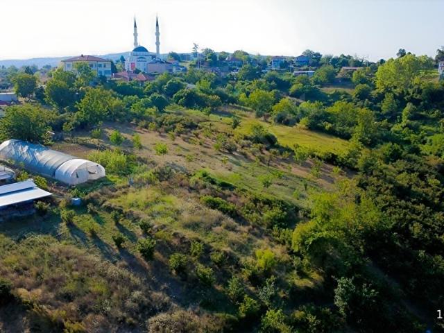 YOLDAŞ EMLAKTAN İZMİT SAPAKPINAR KÖYÜNDEN 5.772 M2 TARLA