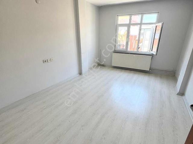 Yoldaş İnş Kiralık 2+1 95 M2 3.kat Daire