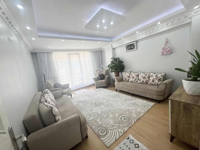 Yoldaş İnş Satılık 5+2 250 M2 10 Yaşında 2 Aileye Uygun Dublex