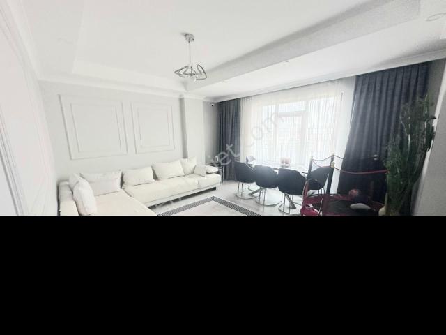 Yoldaş İnş Satılık 2+1 90 M2 4.kat 2 Yaşında Daire