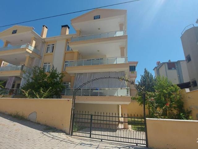 YÖRÜKOĞLU EMLAKTAN ALTINOLUKTA 3+1 VİLLA VE 1+1 DAİRE TEK TAPU Favori Konumu