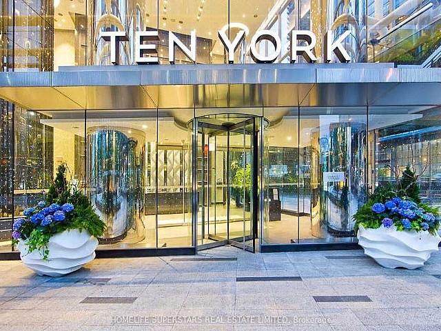 York St/harbour St perfectly Laid Out 1bedroom Unit