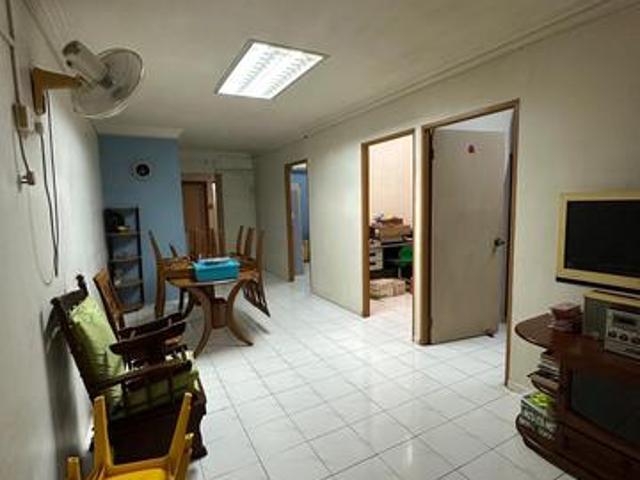 Yoshi Square Pending 2nd Floor Shophouse Apartment Good Condition