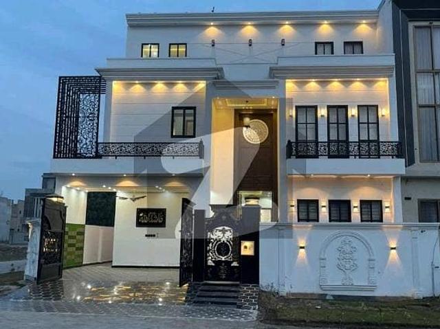 You Can Find A Gorgeous Corner House For sale In Citi Housing Society
