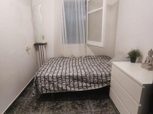 You can rent the room with one double bed or 2 single beds, you have window to the street