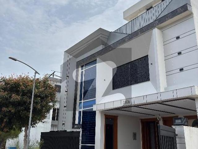 Your Dream Home Awaits 10 Marla Park Facing Designer House for Sale Top City 1