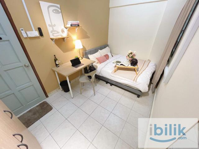 Your dream room is in here! premium queen room! Near to ikea & the curve ️