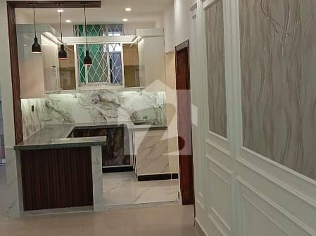Your dreams home awaits you in the heart of gulustane jauhar block 15, very well maintained project and newly renovated flat