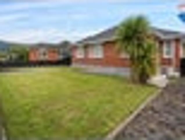 Your First HOME on Hewer Cres!