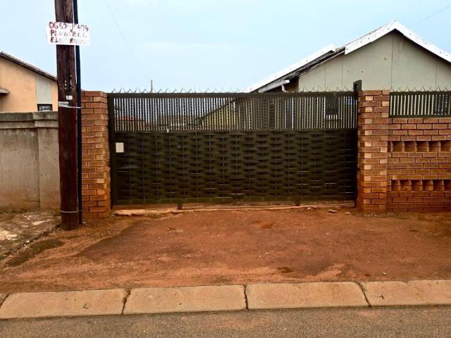 Your Ideal Family Home Awaits in Protea Glen, Soweto For Rental at R5000