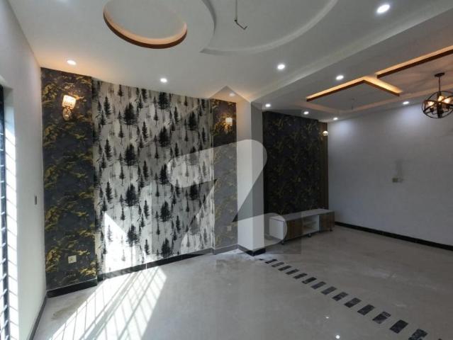 Your Ideal Prime Location 10 Marla House Has Just Become Available In Park View City