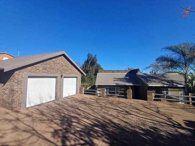 Your Perfect Family Home Awaits in Roodekrans!