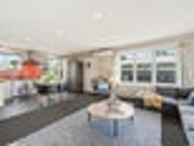 Fabulous Location Fabulous Home