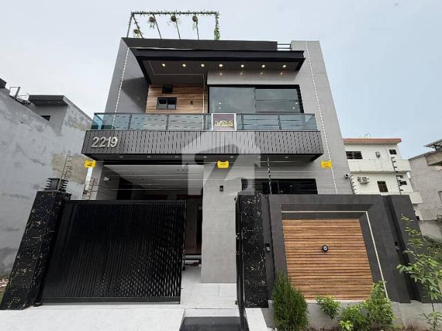 Your Search Ends Right Here With The Beautiful Prime Location House In Central Park Block A1 At Affordable Price Of Pkr Rs. 23500