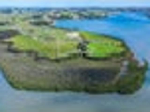YOUR 1.2 ACRE WATERFRONT HAVEN!
