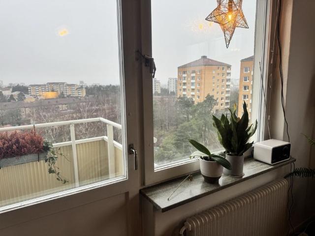 Ymsenvägen, Årsta