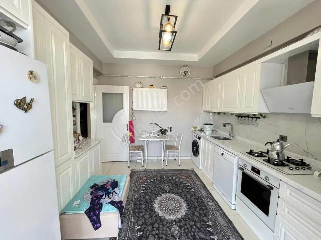 Ymz'den Ertuğrul Gazi Mah'de Ara Kat Satılık Bakımlı Daire