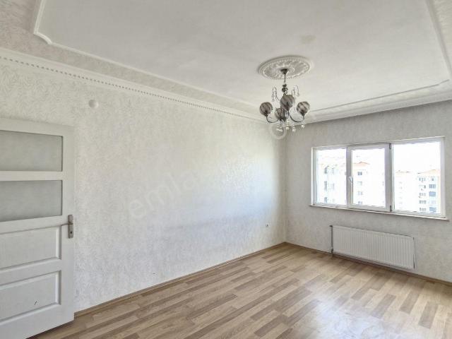 Ymz'den Ferah Konumda Kiralık Daire