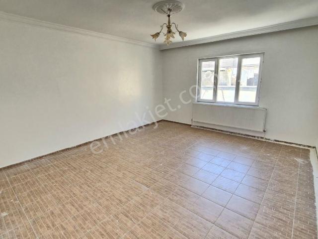 Ymz'den Fidanlık Mahallesinde Fıstık Park Arkasında Kiralık 2+1
