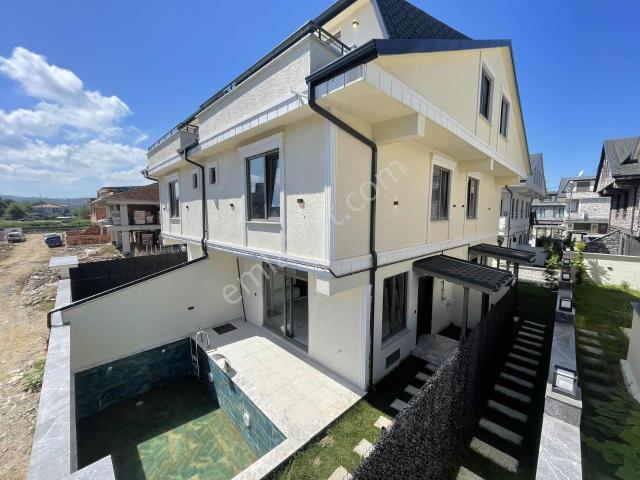 Yrc'den Havuzlu Ön Cephe Denize 200mt Ultra Lüks Villa Fırsatı!