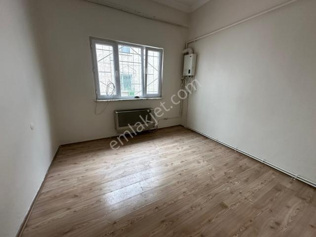 Yunus Emre Mahallesinde Giriş Katı 2+1 Kiralık Daire