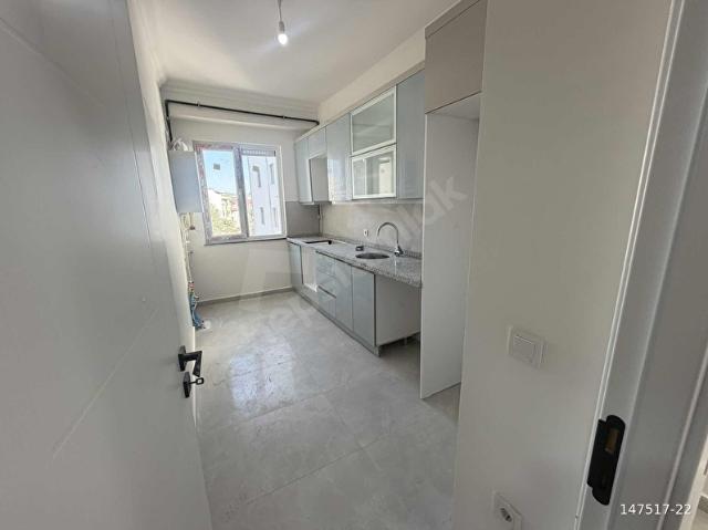 YUNUS MAHALLESİ CADDE ÜZERİNDE KAPALI OTOPARKLI KİRALIK 2+1